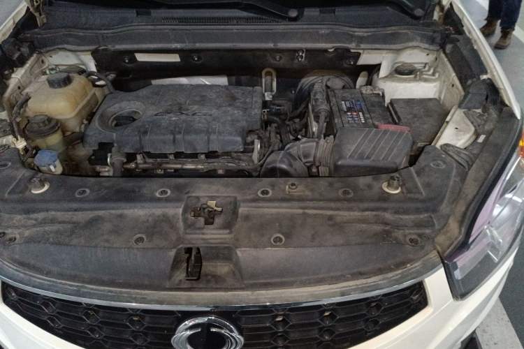 Used SsangYong Korando 2013 2.0L Gasoline Two-Wheel Drive Automatic Luxury Navigation Edition Engine Bay Left
