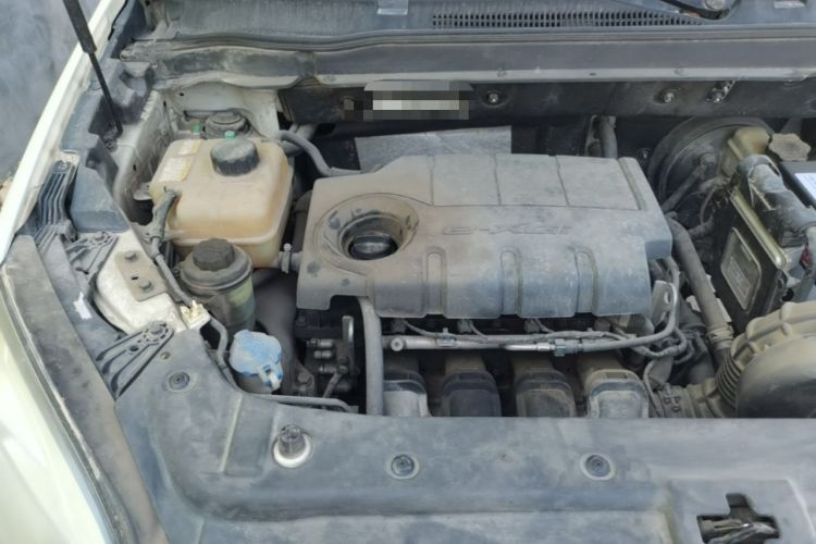 Used SsangYong Korando 2013 2.0L Gasoline Two-Wheel Drive Automatic Elite Edition Engine Bay Right