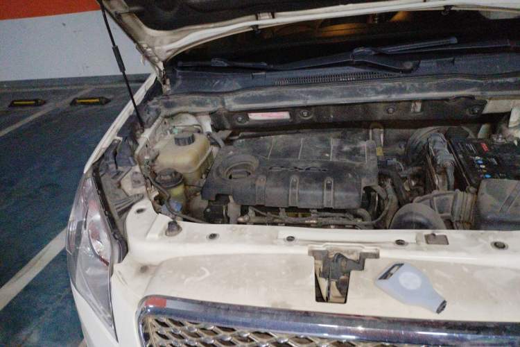 Used SsangYong Korando 2013 2.0L Gasoline Two-Wheel Drive Automatic Elite Edition Engine Bay Right