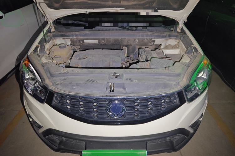 Used SsangYong Korando 2013 2.0L Gasoline Two-Wheel Drive Automatic Elite Edition Engine Bay
