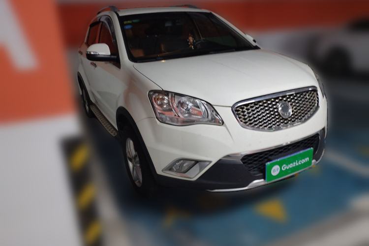 Used SsangYong Korando 2013 2.0L Gasoline Two-Wheel Drive Automatic Elite Edition Front Right 45 Deg