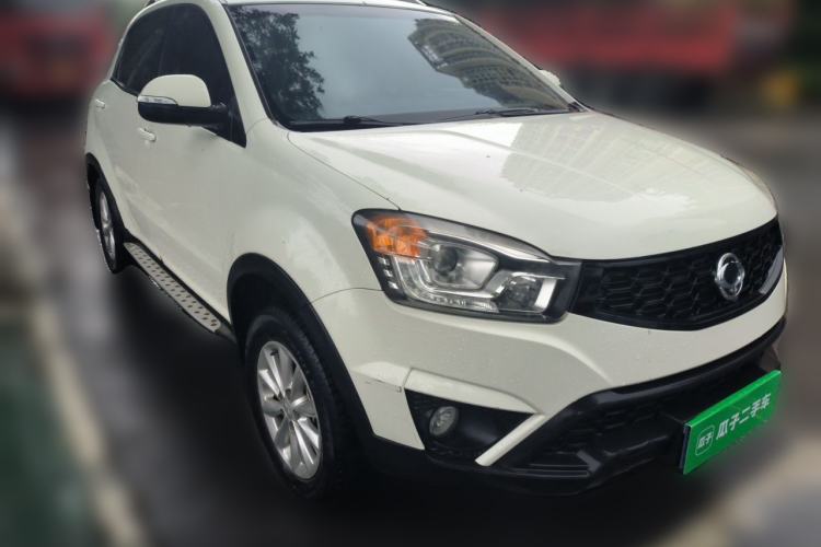 Used SsangYong Korando 2013 2.0L Gasoline Two-Wheel Drive Automatic Elite Edition Front Right 45 Deg