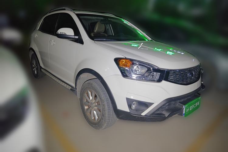 Used SsangYong Korando 2013 2.0L Gasoline Two-Wheel Drive Automatic Elite Edition Front Right 45 Deg