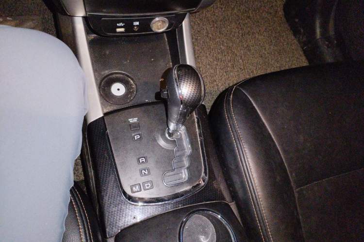 Used SsangYong Korando 2013 2.0L Gasoline Two-Wheel Drive Automatic Elite Edition Gear Lever