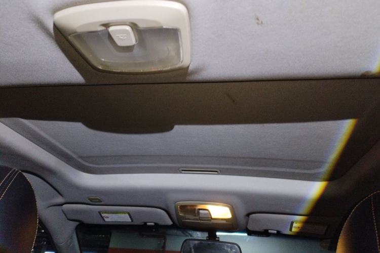 Used SsangYong Korando 2013 2.0L Gasoline Two-Wheel Drive Automatic Elite Edition Headliner