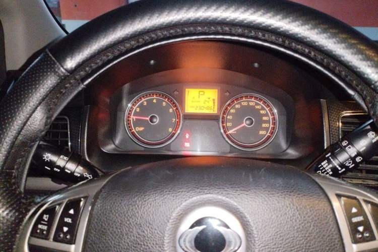 Used SsangYong Korando 2013 2.0L Gasoline Two-Wheel Drive Automatic Elite Edition Instrument Cluster