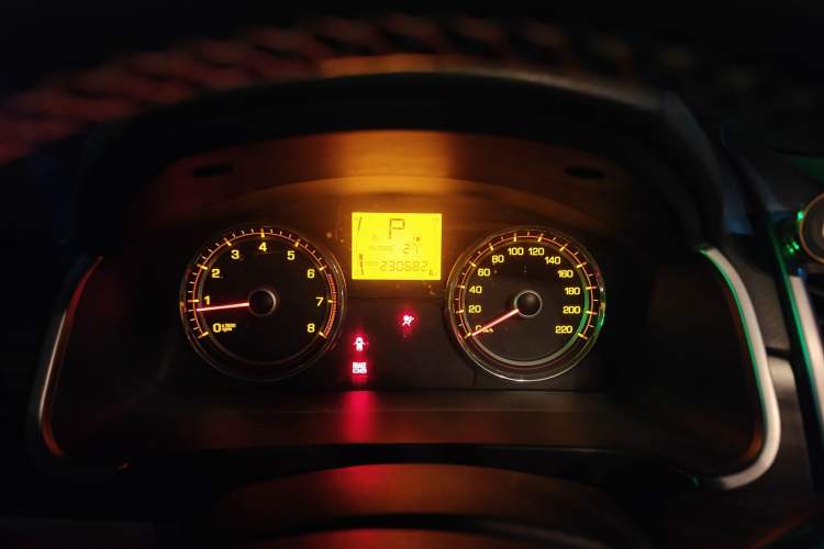 Used SsangYong Korando 2013 2.0L Gasoline Two-Wheel Drive Automatic Elite Edition Instrument Cluster