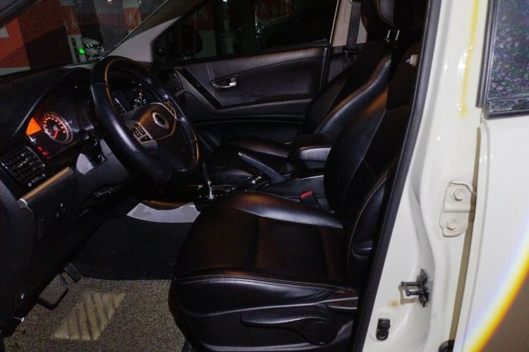 Used SsangYong Korando 2013 2.0L Gasoline Two-Wheel Drive Automatic Elite Edition Left Front Seat