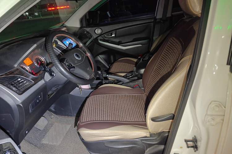 Used SsangYong Korando 2013 2.0L Gasoline Two-Wheel Drive Automatic Elite Edition Left Front Seat