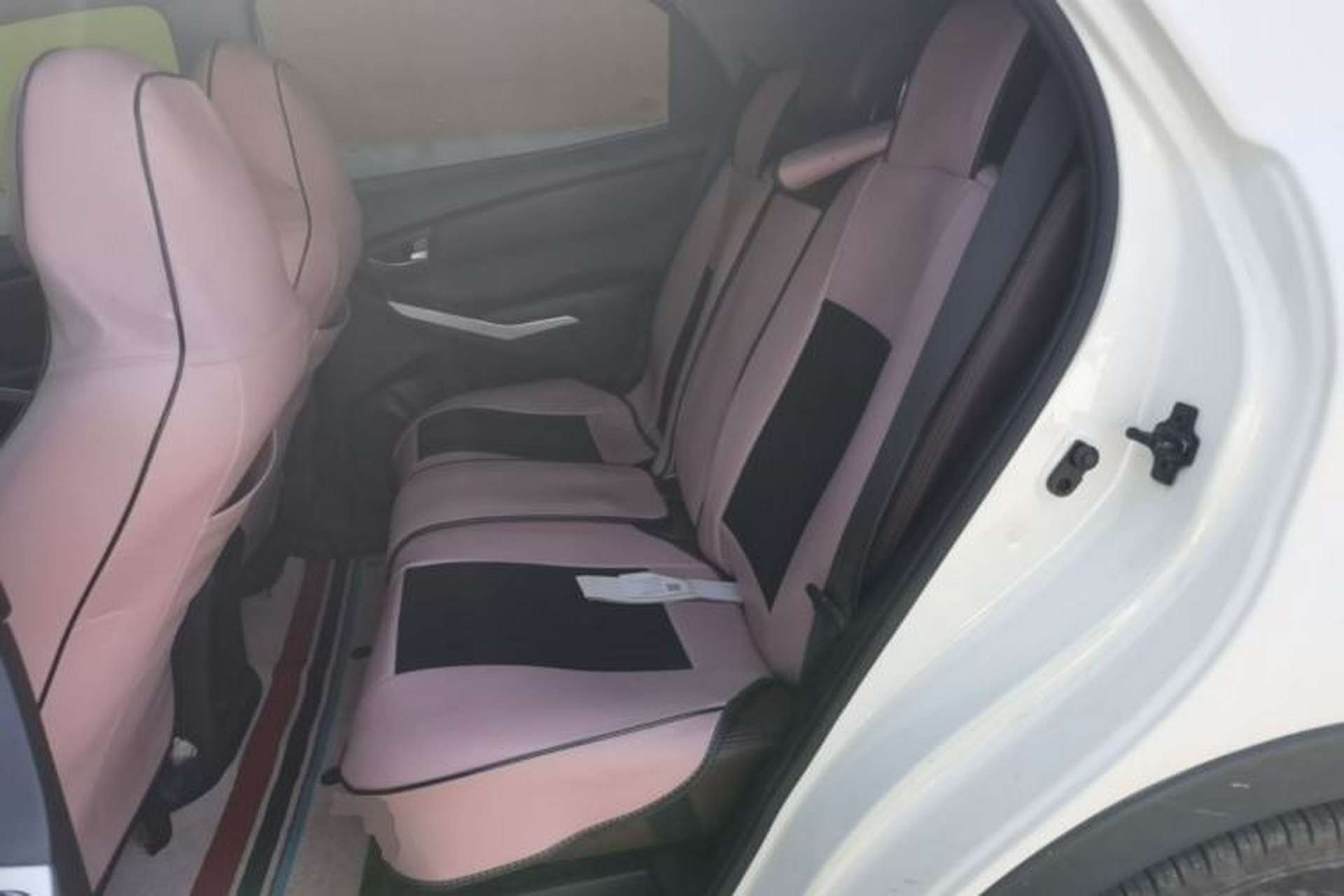 Used SsangYong Korando 2013 2.0L Gasoline Two-Wheel Drive Automatic Elite Edition Left Rear Seat