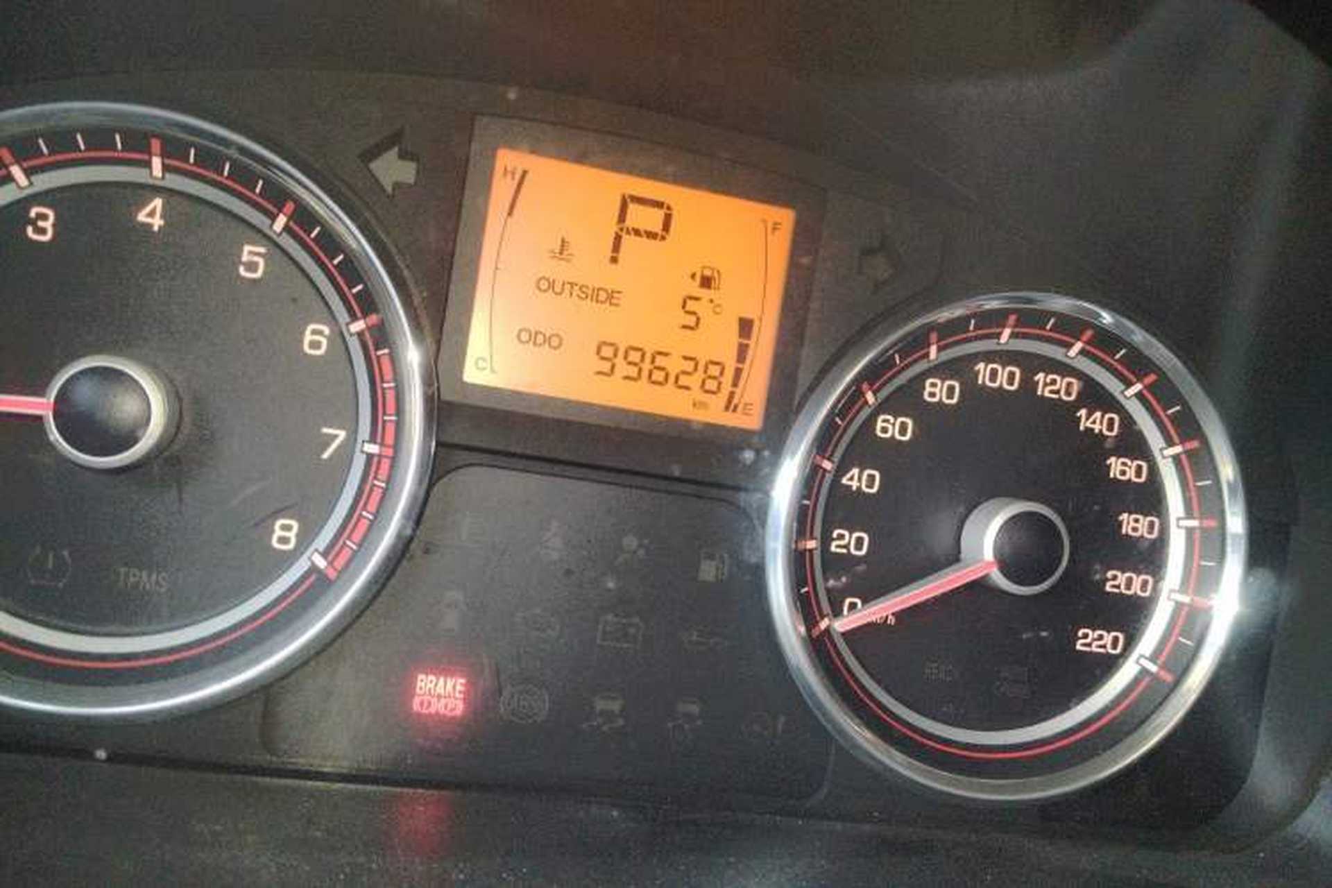 Used SsangYong Korando 2013 2.0L Gasoline Two-Wheel Drive Automatic Luxury Navigation Edition Odometer Close Up