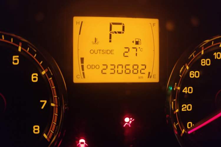Used SsangYong Korando 2013 2.0L Gasoline Two-Wheel Drive Automatic Elite Edition Odometer Close Up