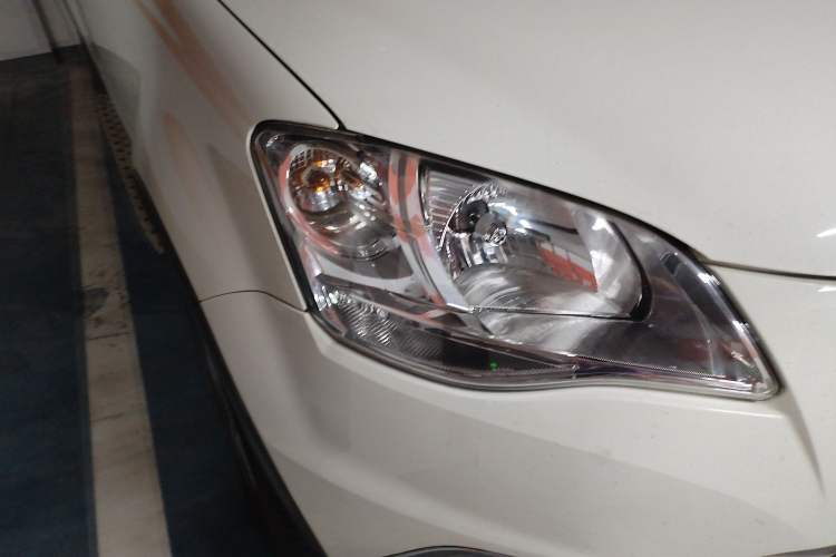 Used SsangYong Korando 2013 2.0L Gasoline Two-Wheel Drive Automatic Elite Edition Right Front Headlight