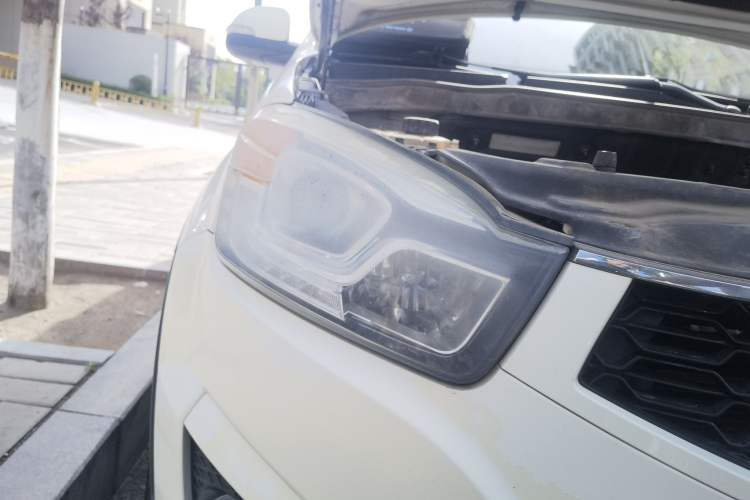 Used SsangYong Korando 2013 2.0L Gasoline 4x4 Automatic Elite Navigation Edition Right Front Headlight