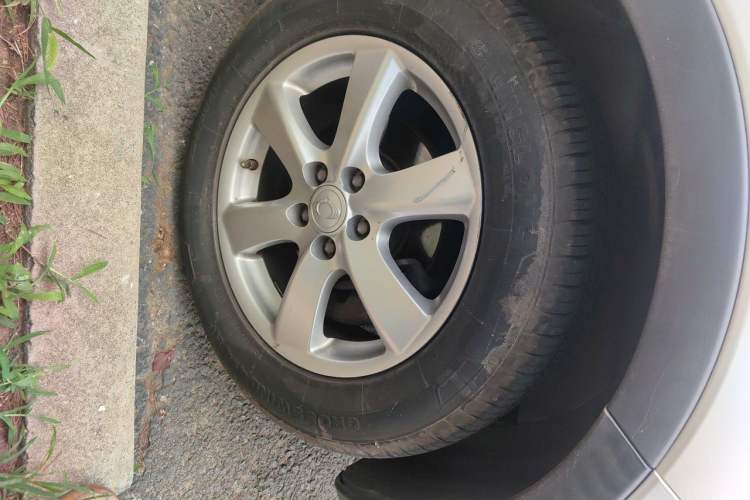 Used SsangYong Korando 2013 2.0L Gasoline 4x4 Automatic Elite Navigation Edition Right Front Wheel Hub