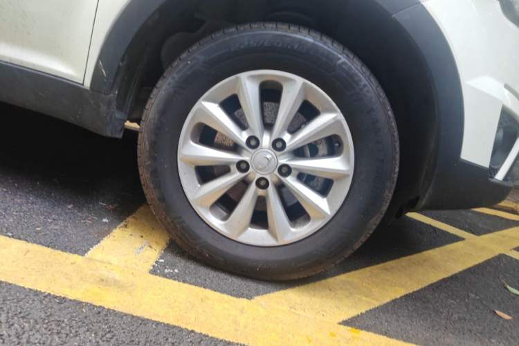 Used SsangYong Korando 2013 2.0L Gasoline Two-Wheel Drive Automatic Elite Edition Right Front Wheel Hub