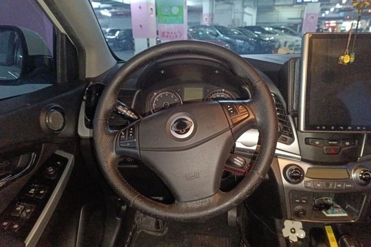 Used SsangYong Korando 2013 2.0L Gasoline Two-Wheel Drive Automatic Luxury Navigation Edition Steering Wheel