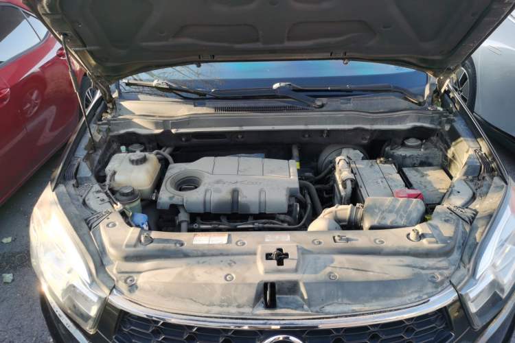 Used SsangYong Korando 2014 2.0L Gasoline 4x4 Automatic Luxury Navigation Edition Engine Bay