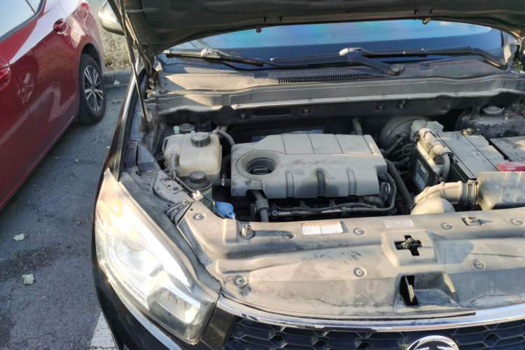 Used SsangYong Korando 2014 2.0L Gasoline 4x4 Automatic Luxury Navigation Edition Engine Bay Right