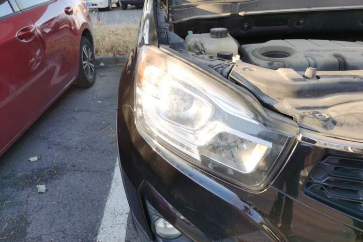 Used SsangYong Korando 2014 2.0L Gasoline 4x4 Automatic Luxury Navigation Edition Right Front Headlight