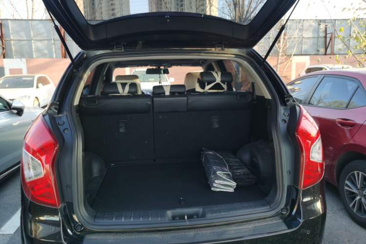 Used SsangYong Korando 2014 2.0L Gasoline 4x4 Automatic Luxury Navigation Edition Trunk