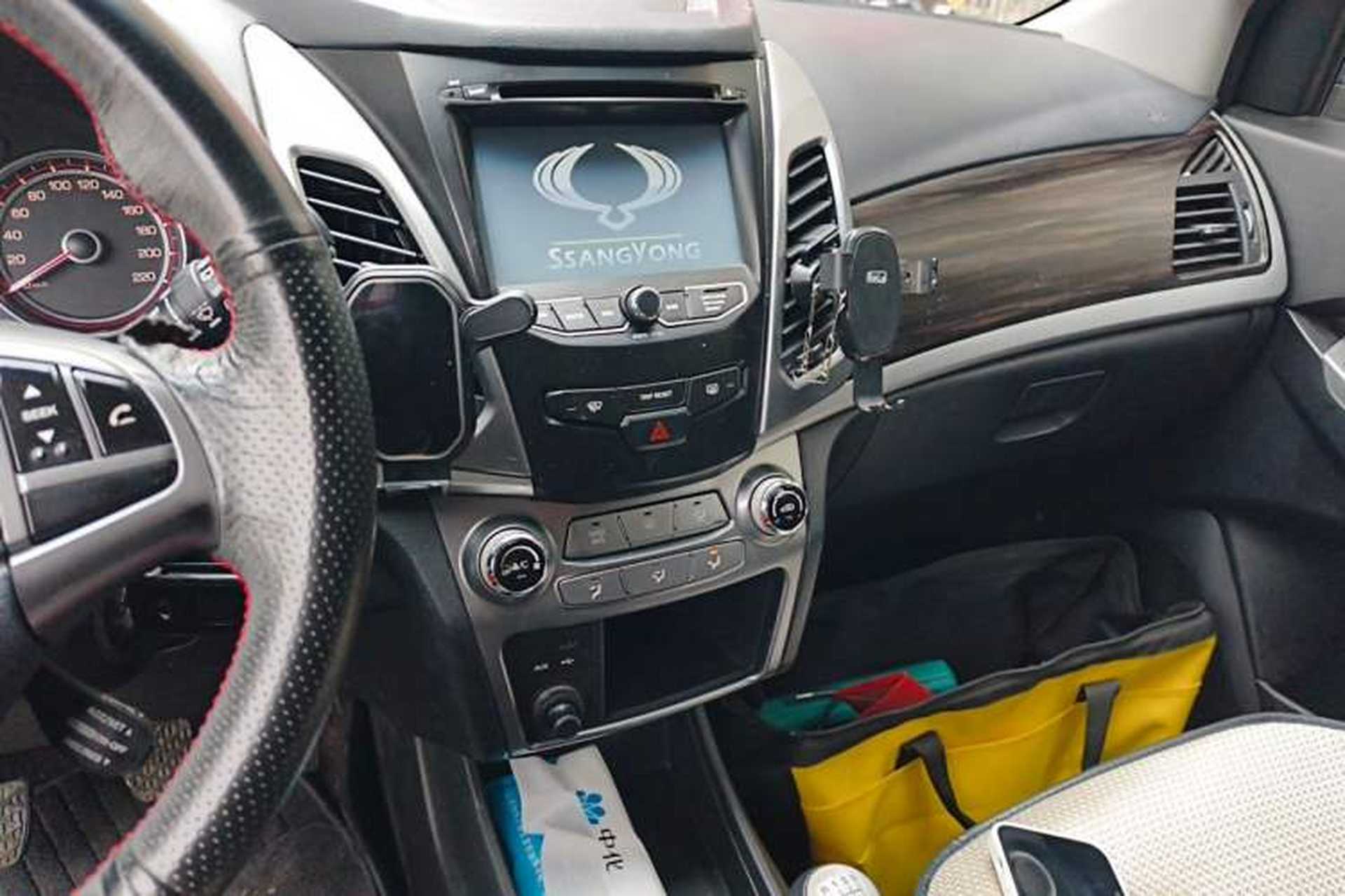 Used SsangYong Korando 2014 2.0L Gasoline Two-Wheel Drive Manual Comfort Navigation Edition Audio And AC Panel