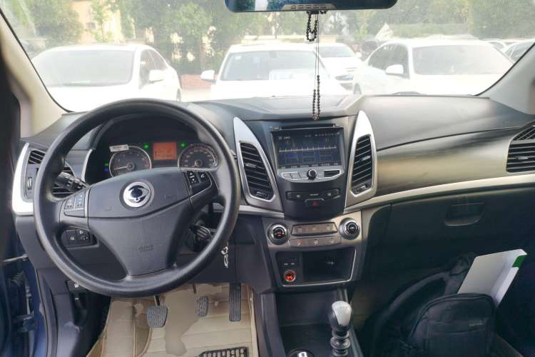 Used SsangYong Korando 2014 2.0L Gasoline Two-Wheel Drive Manual Comfort Navigation Edition Center Console