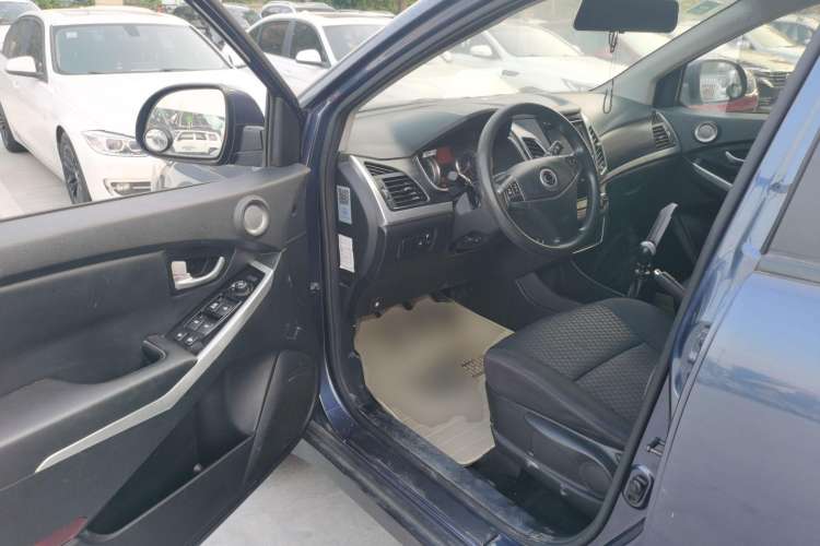 Used SsangYong Korando 2014 2.0L Gasoline Two-Wheel Drive Manual Comfort Navigation Edition Driver Seat