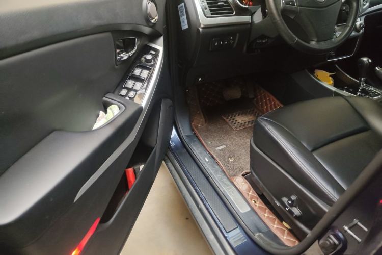 Used SsangYong Korando 2014 2.0L Gasoline 4x4 Automatic Luxury Navigation Edition Driver Seat