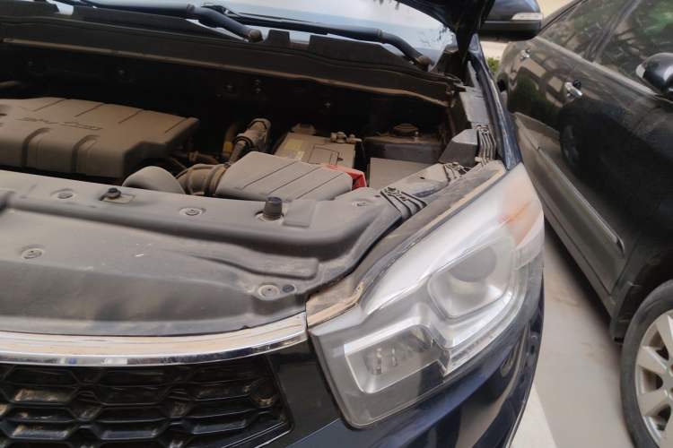 Used SsangYong Korando 2014 2.0L Gasoline 4x4 Automatic Luxury Navigation Edition Engine Bay Left