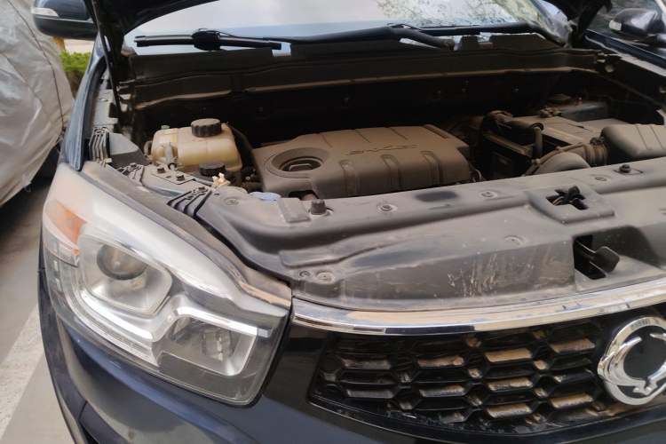 Used SsangYong Korando 2014 2.0L Gasoline 4x4 Automatic Luxury Navigation Edition Engine Bay Right