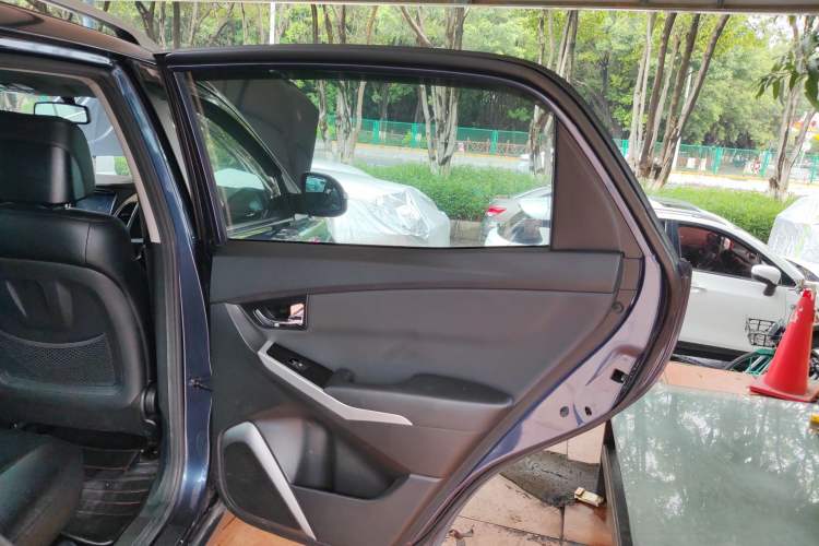 Used SsangYong Korando 2014 2.0L Gasoline 4x4 Automatic Luxury Navigation Edition Interior 6