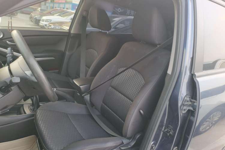 Used SsangYong Korando 2014 2.0L Gasoline Two-Wheel Drive Manual Comfort Navigation Edition Left Front Seat