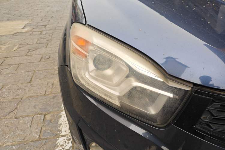 Used SsangYong Korando 2014 2.0L Gasoline Two-Wheel Drive Automatic Elite Navigation Edition Right Front Headlight