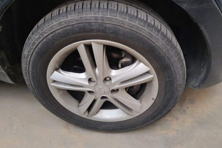 Used SsangYong Korando 2014 2.0L Gasoline 4x4 Automatic Luxury Navigation Edition Right Front Wheel Hub