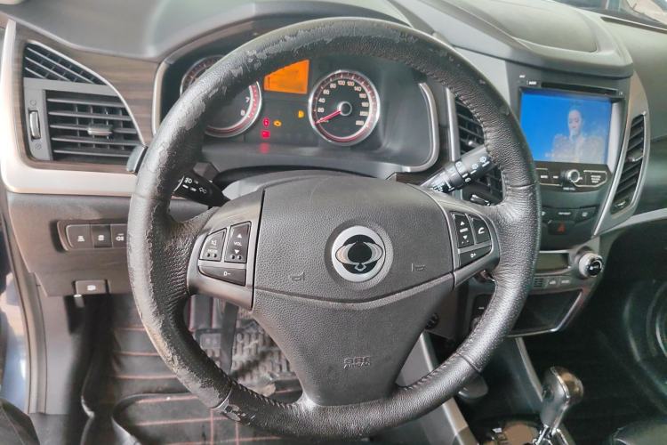 Used SsangYong Korando 2014 2.0L Gasoline 4x4 Automatic Luxury Navigation Edition Steering Wheel