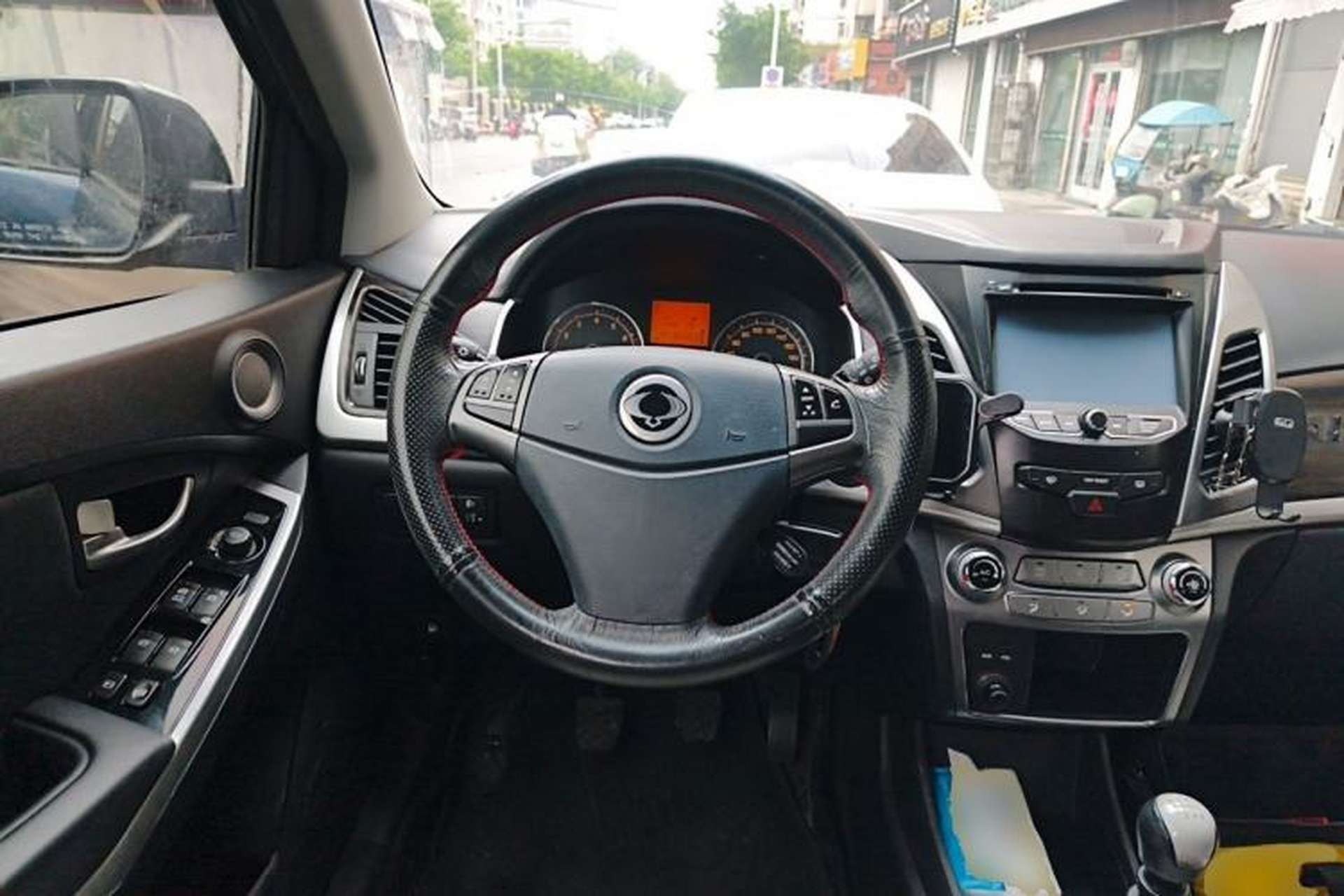 Used SsangYong Korando 2014 2.0L Gasoline Two-Wheel Drive Manual Comfort Navigation Edition Steering Wheel
