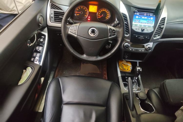 Used SsangYong Korando 2014 2.0L Gasoline 4x4 Automatic Luxury Navigation Edition Steering Wheel
