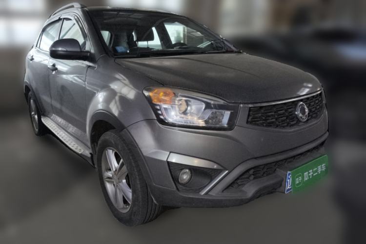Used SsangYong Korando 2014 2.0L Gasoline Two-Wheel Drive Automatic Luxury Navigation Edition Front Right 45 Deg