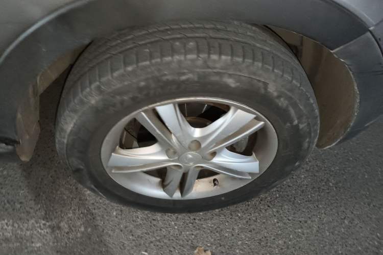 Used SsangYong Korando 2014 2.0L Gasoline Two-Wheel Drive Automatic Luxury Navigation Edition Right Front Wheel Hub