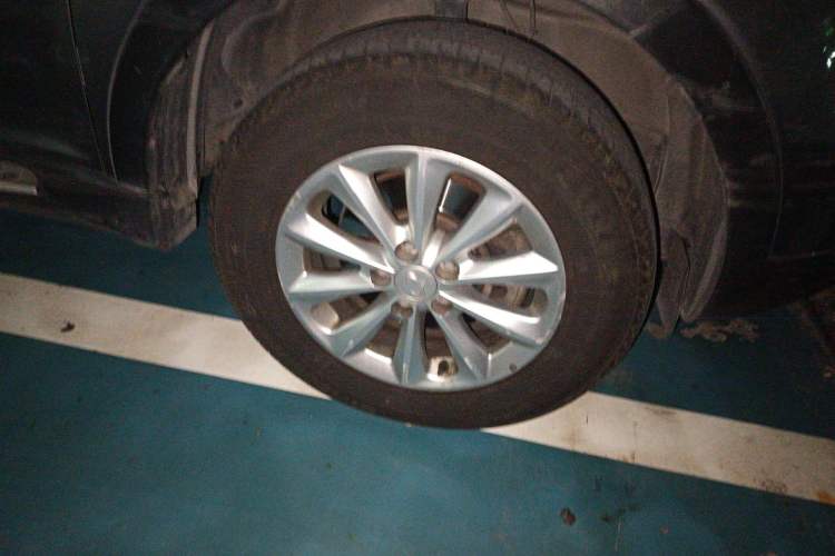 Used SsangYong Korando 2014 2.0L Gasoline Two-Wheel Drive Automatic Elite Navigation Edition Right Front Wheel Hub