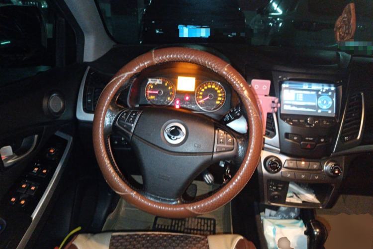 Used SsangYong Korando 2014 2.0L Gasoline Two-Wheel Drive Automatic Elite Navigation Edition Steering Wheel