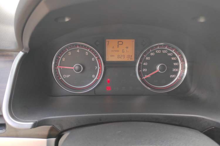 Used SsangYong Korando 2014 2.0L Gasoline Two-Wheel Drive Automatic Elite Navigation Edition Instrument Cluster