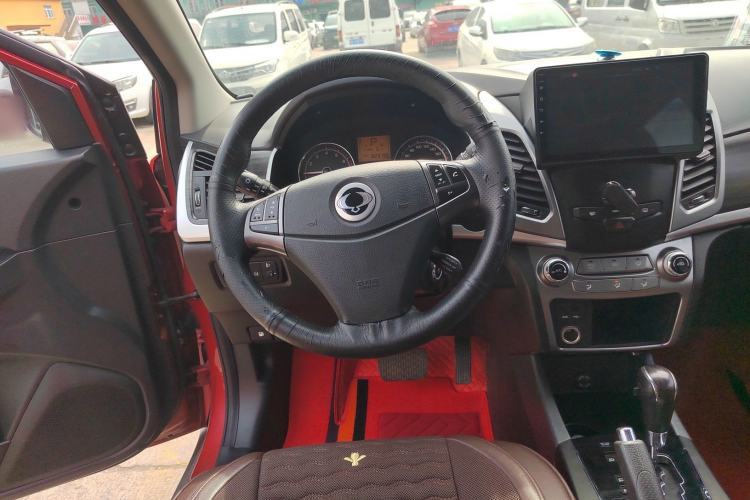 Used SsangYong Korando 2014 2.0L Gasoline Two-Wheel Drive Automatic Elite Navigation Edition Steering Wheel