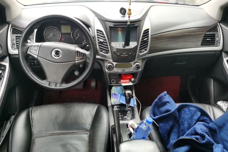 Used SsangYong Korando 2014 2.0L Gasoline 4x4 Automatic Luxury Navigation Edition Center Console