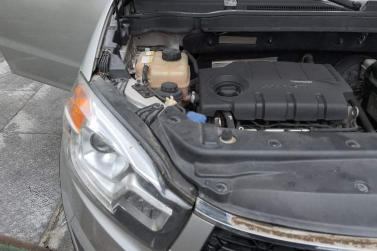 Used SsangYong Korando 2014 2.0L Gasoline Two-Wheel Drive Automatic Luxury Navigation Edition Engine Bay Right