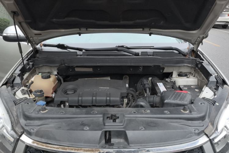 Used SsangYong Korando 2014 2.0L Gasoline Two-Wheel Drive Automatic Luxury Navigation Edition Engine Bay