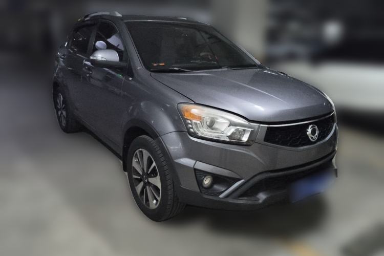 Used SsangYong Korando 2014 2.0L Gasoline 4x4 Automatic Luxury Navigation Edition Front Right 45 Deg