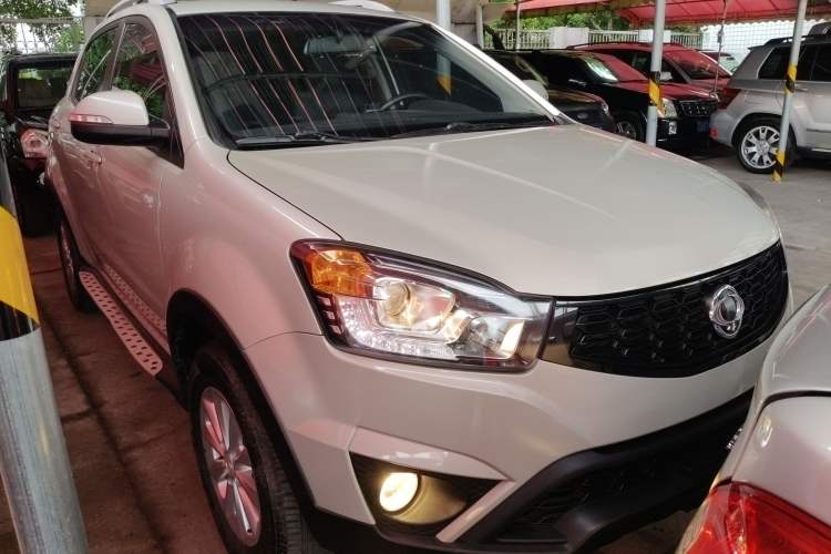 Used SsangYong Korando 2014 2.0L Gasoline Two-Wheel Drive Automatic Elite Navigation Edition Front Right 45 Deg