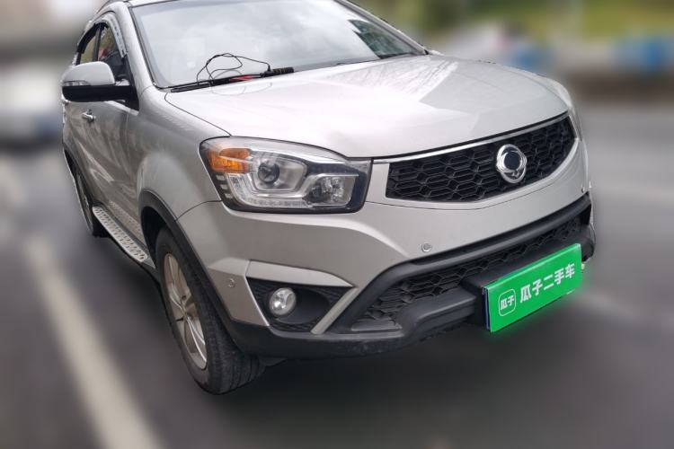 Used SsangYong Korando 2014 2.0L Gasoline 4x4 Automatic Luxury Navigation Edition Front Right 45 Deg